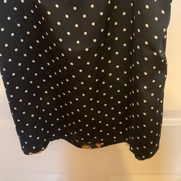 White House Black Market sleeveless blouse - Picture 10 of 12